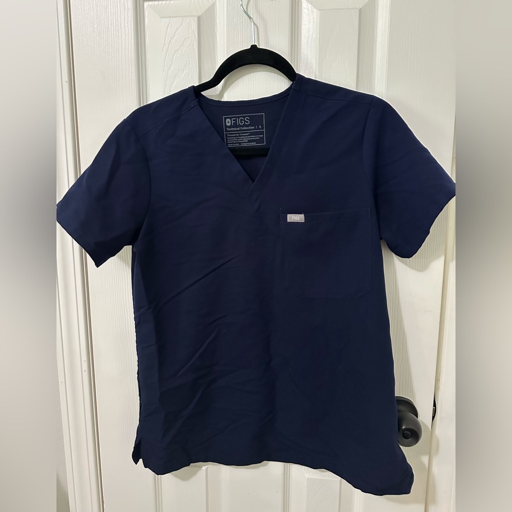 Figs women’s Navy Catarina scrub top